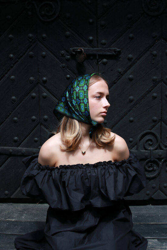 MĀRAS UN SAULES LAKATS.60x60cm