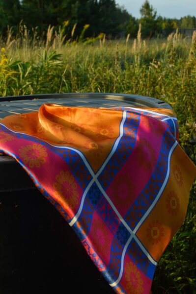 19.GS.ZEMGALES SIEVU LAKATS.60x60cm_natural_silk