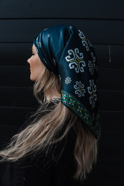 SCARVES WITH ETHNOGRAPHIC ORNAMENTS_80x80cm